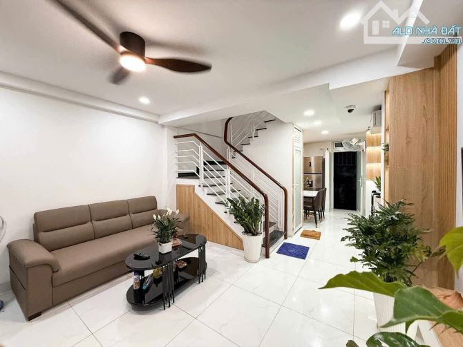 💥SÁT QUẬN 1 - NGUYỄN CỬU VÂN - BÌNH THẠNH - 4 TẦNG - 6 P. NGỦ - 7WC - CHỈ : 7.75 TỶ - 2