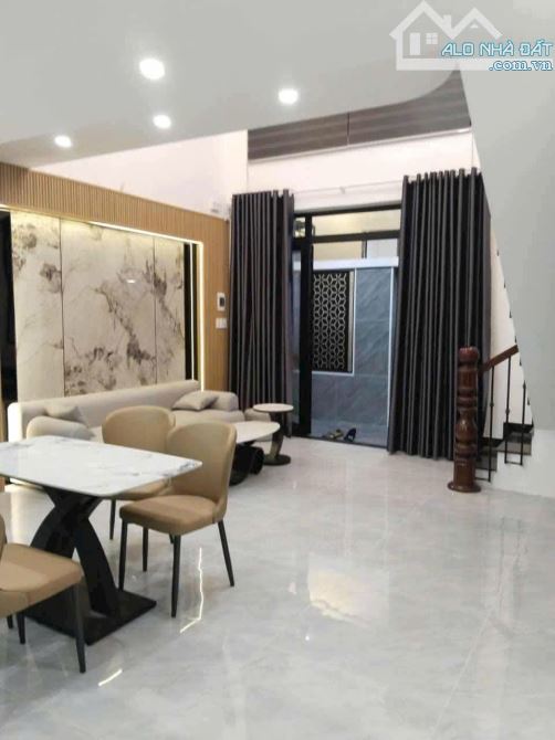 NHÀ 2 TẦNG - GẦN Ô TÔ – Tôn Đản - Nhỉnh 3 tỷ. - 2