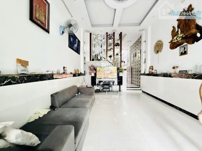 BÁN NHÀ TÂN THỚI HIỆP  Q12 - 2 TẦNG 63M2 ( 4m x 16m) - HẺM XE HƠI - 5.67 TỶ. - 2