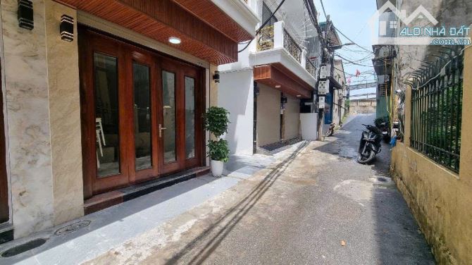 Bán tòa 6 tầng phố An Dương Vương, Tây Hồ, sát phố, ngõ ô tô, view sông Hồng, 33m, 7.8 tỷ. - 2