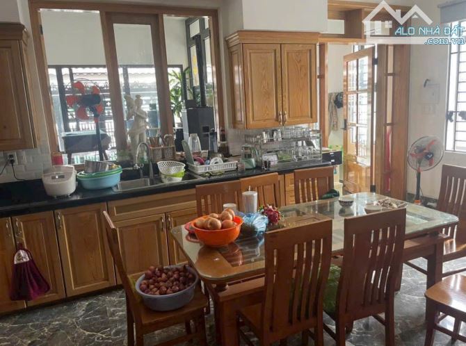 BÁN NHÀ 1 TRỆT 2 LẦU CÓ GARA Ô TÔ GẦN BÃI SAU HẺM RỘNG 5 MÉT 110m2 GIÁ 9t TL - 2