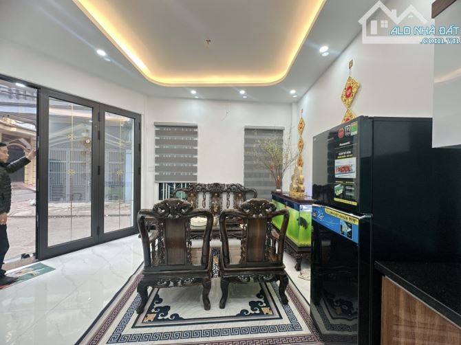 CỰC HIẾM – NHÀ MỚI XÂY 33M² – Ô TÔ ĐỖ CỬA – GÓC 2 MẶT THOÁNG – GIÁ 10.5 TỶ