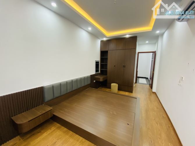 💥💥💥ĐỈNH NÓC KỊCH TRẦN SIÊU PHẨM 1 NHÀ RA MẶT PHỐ - DÂN XÂY - FULL NỘI THẤT - TRUNG TÂM - 2