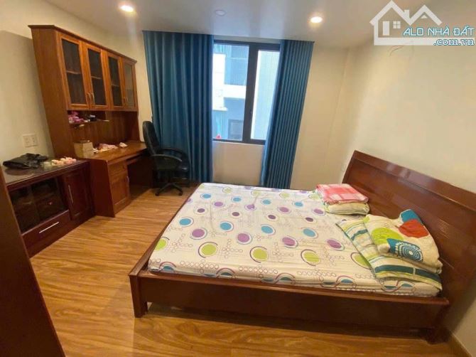 Nhà Cho Thuê Nguyên Căn Hẻm Xe Hơi Ung Văn Khiêm - 2