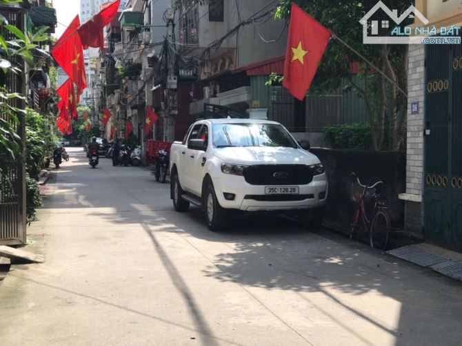 Bán gấp mảnh đất Duyên Thái - Ngọc Hồi  ô tô ,phân lô ,ngõ thông ,kinh doanh giá 9 tỷ - 2