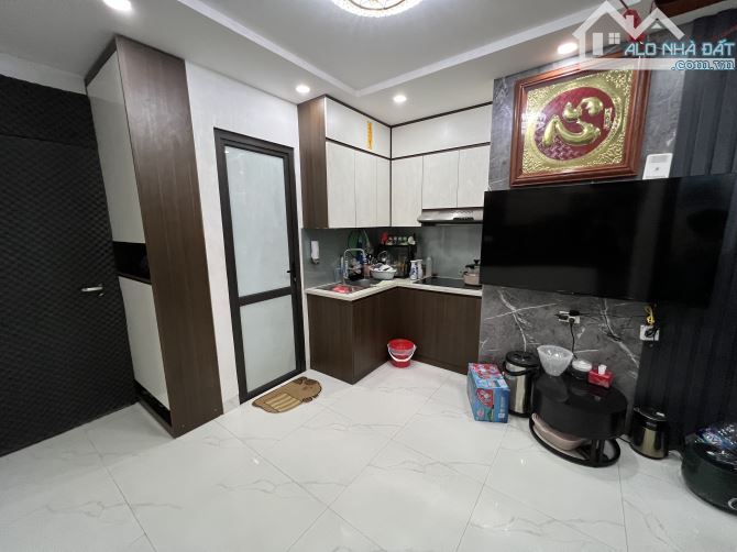 Chung cư mini Đông Tác, 36m, Nhà đẹp full nội thất, Tầng 2 , Ngõ ba gác tránh, Thang máy - 3