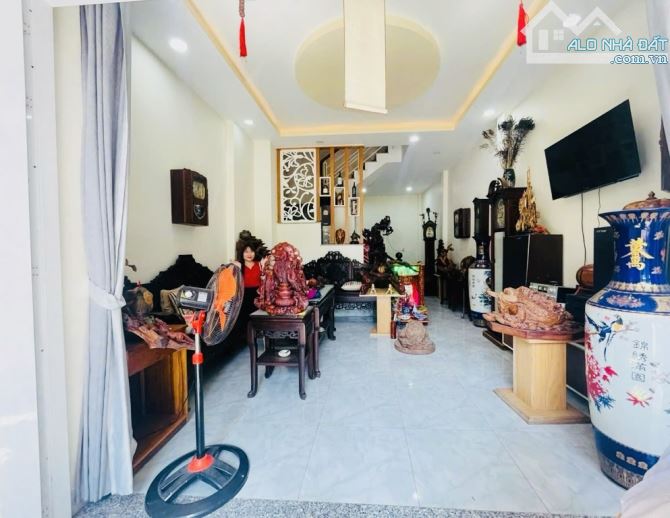 NHÀ 3 TẦNG GIÁ , 5,45 TỶ TRƯỜNG LƯU Q9. - 3