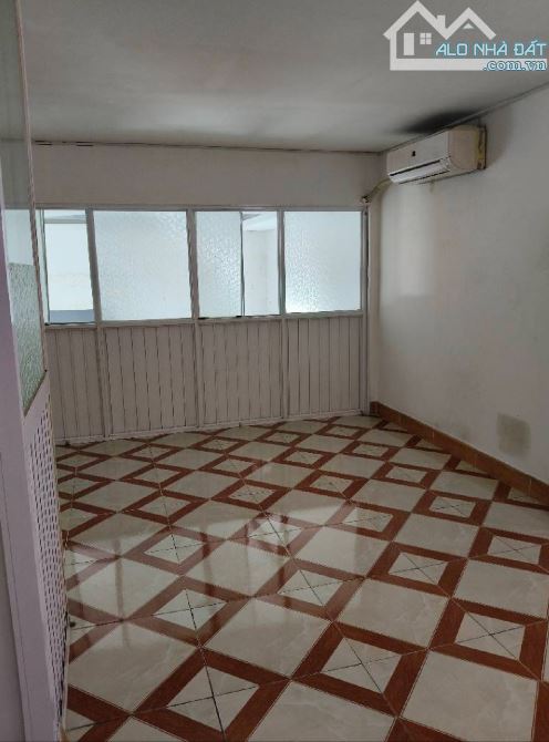 BÁN NHÀ VỊ TRÍ ĐẸP – THẲNG 1 TRỤC RA GALAXY NGUYỄN VĂN QUÁ – 43M² – SHR - 3