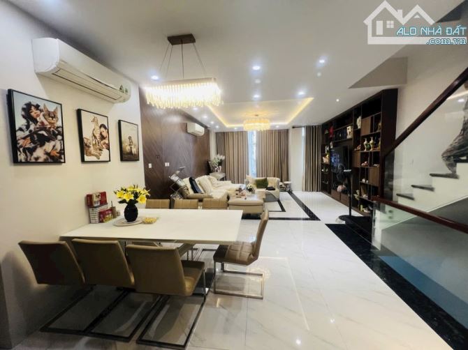 Bán nhà đẹp 5 tầng ngang 5,5m vị trí hiếm Phùng Văn Cung Giao Phan Xích Long - 3