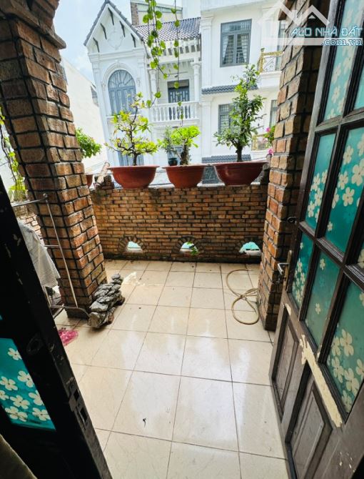 Nhà CHÍNH CHỦ xây BTCT 3,5 tấm - XE HƠI NGỦ trong nhà -HXH 8M.Tân Chánh Hiệp 03. Q12-6ty3 - 3