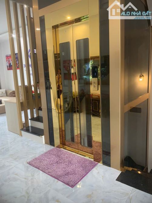 BÁN NHÀ LÔ GÓC NGÕ 622 MINH KHAI HÀNG XÓM TIMES CITY - DTSD54m/ 6 TẦNG - THANG MÁY - ÔTÔ T