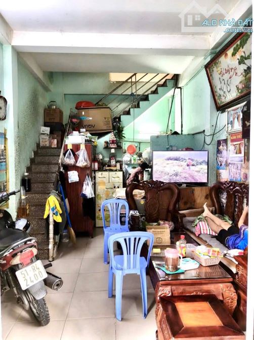 Nhà Phường Dĩ an KP thống nhất 1, Xóm Nghèo Gần Đường nguyễn đức thiệu 2 tỷ 900 triệu - 3