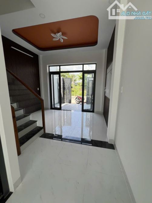 Cực hiếm - Bán nhà 3 tầng mới tinh - Chỉ 5.1 tỷ - Đường 7m vỉa hè -  Vinhomes 3 phút - 3