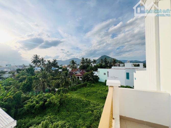 Bán nhà mới 3 tầng Phú Nông- Vĩnh Ngọc-Nha Trang nội thất gỗ cực đẹp - 3