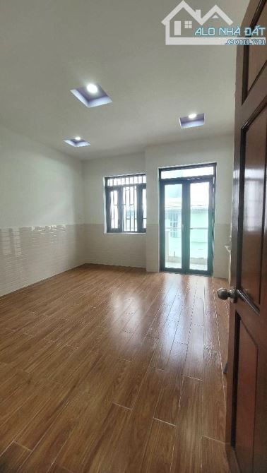 NHÀ ĐẸP 3 TẦNG NGAY HƯƠNG LỘ 3- HẺM THÔNG 26/3 CẠNH AEON TÂN PHÚ- 56M2(4×14)- CHỈ HƠN 5 TỶ - 3