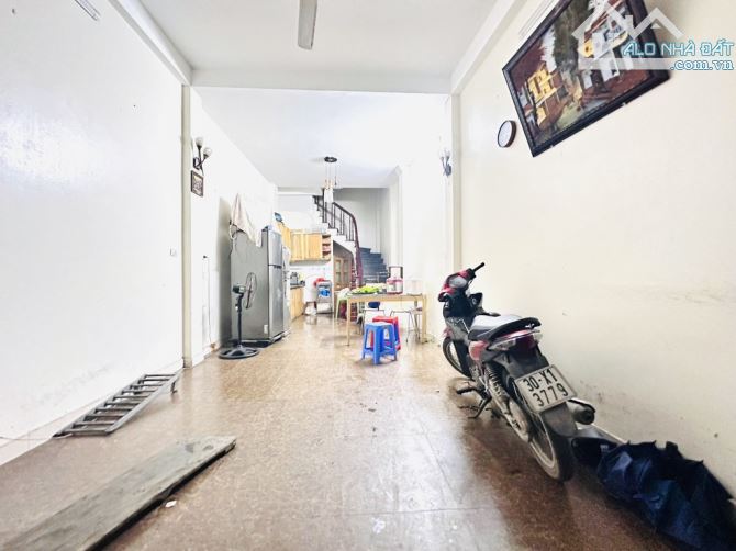Bán nhà phố giải phóng 34m2 5 tầng còn mới – Cực gần ô tô  - giá 7.8 tỷ - 3