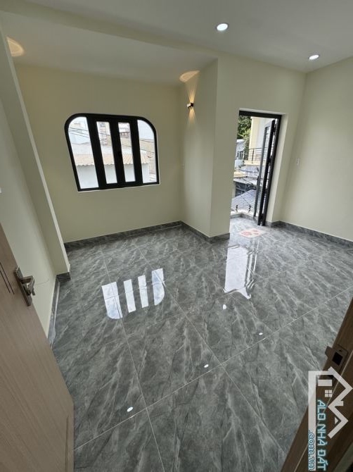 BÁN NHÀ MỚI TOANH 3 TẦNG - NỘI THẤT CAO CẤP - ĐƯỜNG THÔNG XE TẢI - NGAY BÀ HOM THÔNG TÂN H - 3