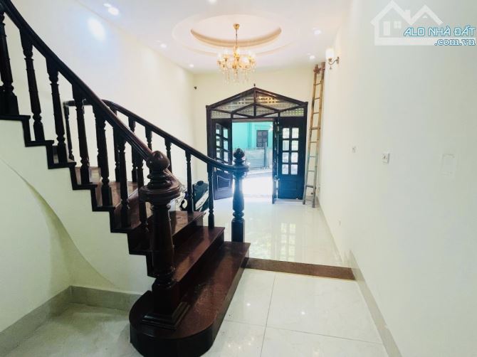 HOÀNG CẦU – 2 MẶT NGÕ Ô TÔ TRÁNH – KINH DOANH – Ô CHỜ THANG MÁY 📐 57m² | 4 tầng | MT 4m - 3