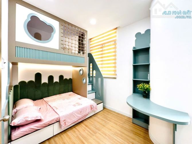 Bán nhà căn góc Nguyễn Trọng Tuyển PN, 4T, full NT đẹp lung linh, MT khủng, chỉ 5.x tỷ - 3