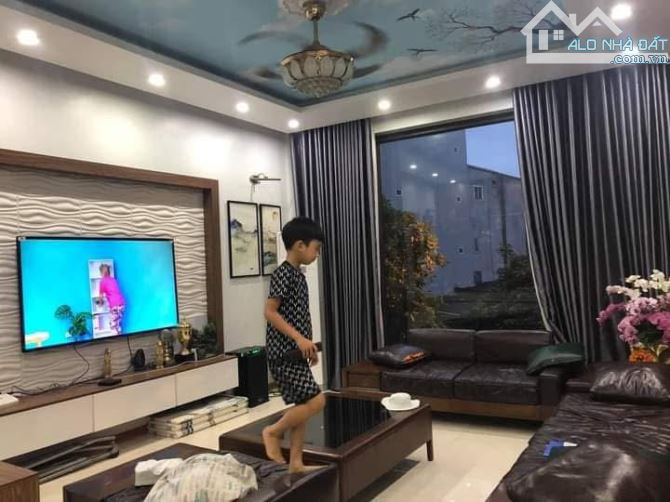 LAI XÁ - GẦN NGAY ĐHCN - NHỔN : NHÀ 5T -42M PHÂN LÔ - OTO VÀO - 3