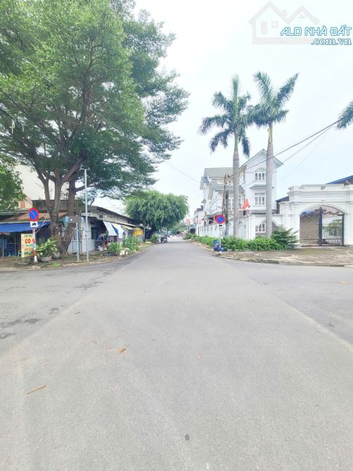Bán căn góc cấp 4 và phòng trọ 10x30m, đường N3 KDC Đông An p.Tân Đông Hiệp, thu 15tr/th - 3