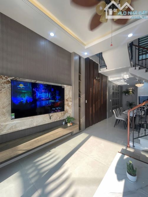 BÁN NHÀ 3 TẦNG MẶT TIỀN  PHÚ XUÂN 9, HÒA MINH - 3