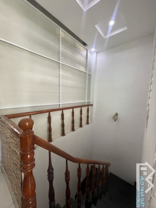 Tân Phú -Nhà Ốp gổ lô gốc vào ở ngay - Hẻm xe tải 40m2-3 tầng -Nhỉnh 4 tỷ - 3