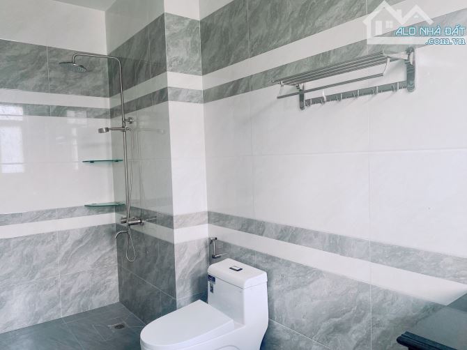 Bán nhà mới có thang máy, khu dân cư cao cấp, yên tĩnh. Giá cực tốt - 3