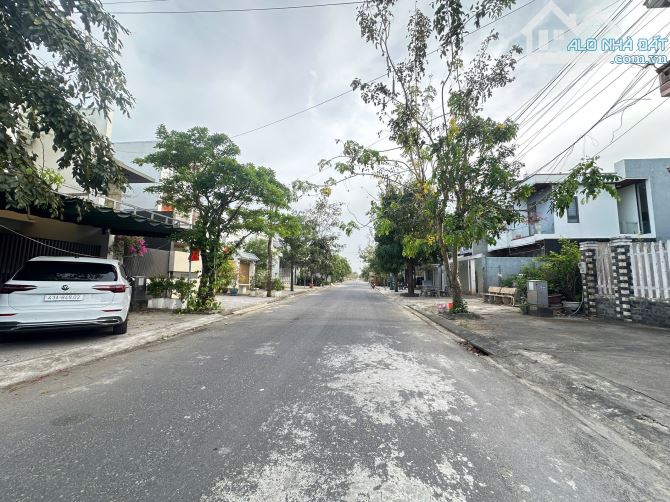 Bán biệt thự 2 tầng đường 7.5m Nguyễn Phan Chánh, khu Phú Mỹ An 150m2 - 2
