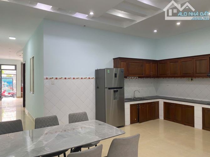 Top nhà xinh rẻ 6 x 25m 1 trệt 2 lầu Huỳnh Tấn Phát Q7 TP.HCM - 3
