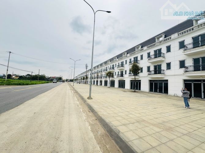 Đất Nền Giáp Ql 21 view hồ hai thoạnh cạnh các Shophoue  DT:120m MT:7m Gần Hoà Lạc - 3