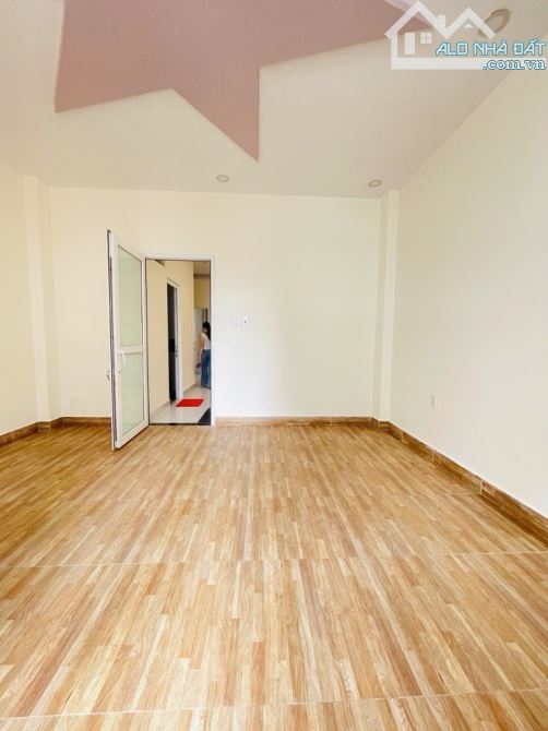 BÁN NHÀ 3 TẦNG BTCT, NGAY LÊ THỊ RIÊNG, Q 12, NHÀ ĐẸP LUNG LINH, NỞ HẬU, DT92M²(4.5× 20) - 3