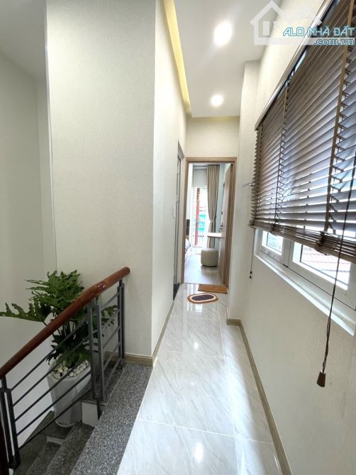 BÁN NHÀ MẶT TIỀN NGUYỄN TRỌNG TUYỂN,2 TẦNG, 25M2 GIÁ 6,5 TỶ - 3