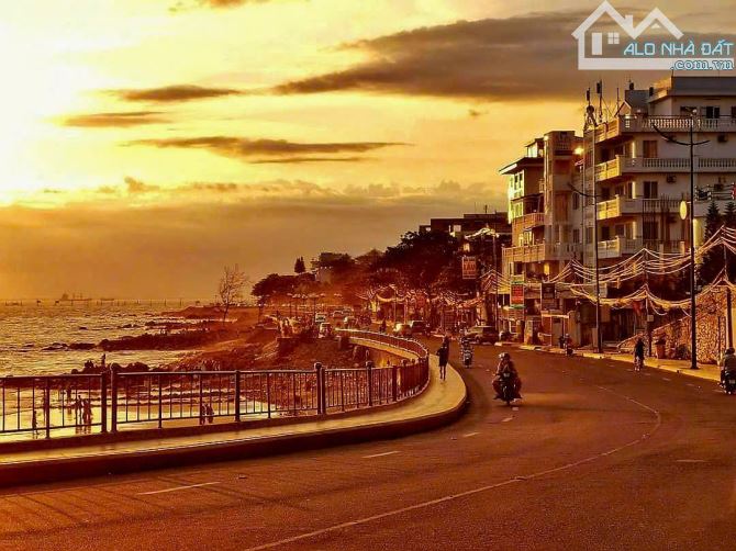 NHÀ GÓC 2 MT CÁCH BIỂN 30M (NGAY BÃI TẮM VIEW BIỂN) HẠ LONG VŨNG TÀU 1 TRỆT 2 LẦU 17 TỶ - 3