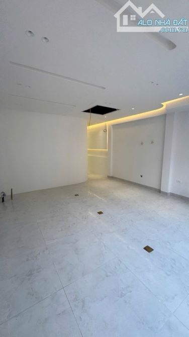 💥Bán Tòa Nhà Mặt Phố Láng, Dòng Tiền 80Tr/Tháng, Lô Góc, 8 Tầng Thang Máy, Gần ĐH GTVT - 3