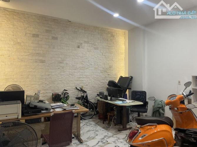 Phan Xích Long, HXH 4m, Dt 64m2(4,7/5mx13m) nở hậu 5m, 4 tầng 4Pn, nhà đẹp giá còn11 tỷ - 3