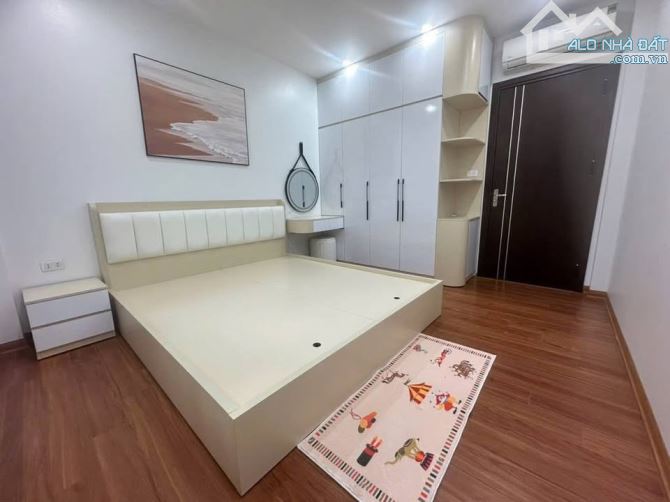 BÁN NHÀ ĐẸP NGỌC THUỴ-.9 TỶ 45M - 4 NGỦ - 20M RA MẶT PHỐ - Ô TÔ ĐỖ CỬA - KINH DOANH - 4