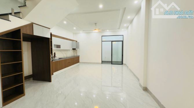 hàng cực hiếm căn nhà mới xây 3 tầng giá rẻ cực đẹp cạnh biển hòn chồng , tp nha trang - 4