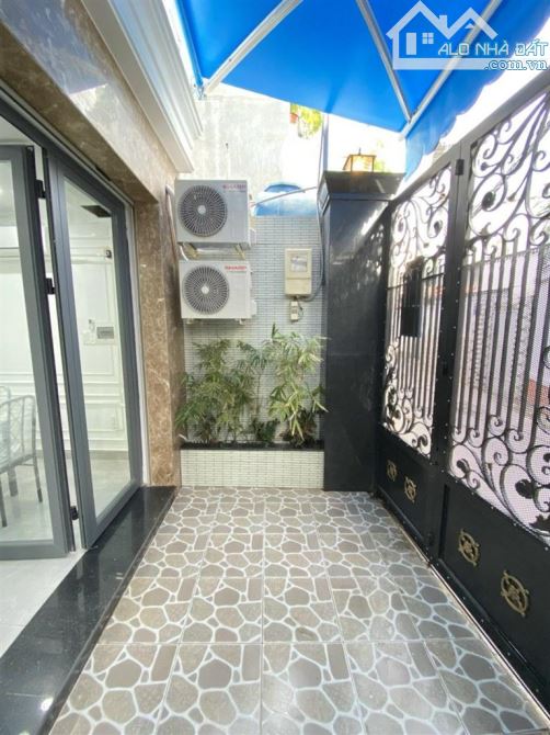 Hàng Hiếm Phân Khúc Vàng Nhà Nguyên Hồng , ( DT 4,5x13m) 5 Tấm Có Thang Máy - 4