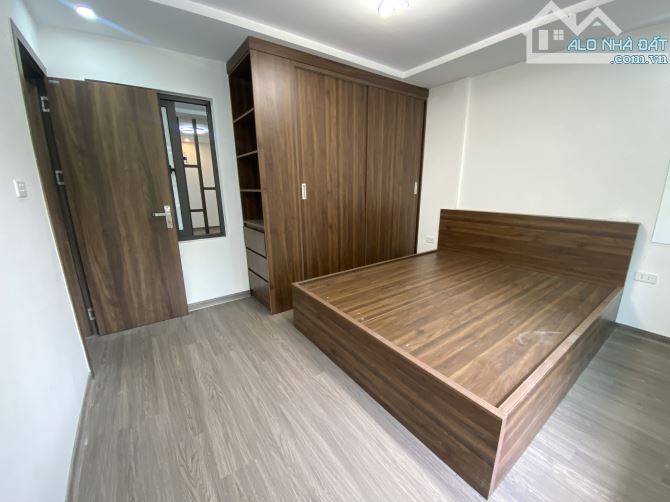 3.85 Tỷ – Tập Thể Thanh Xuân – Tầng 2 – 3 Ngủ – Ô Tô Đỗ Chân Cầu Thang – Sát Vành Đai 3 - 4