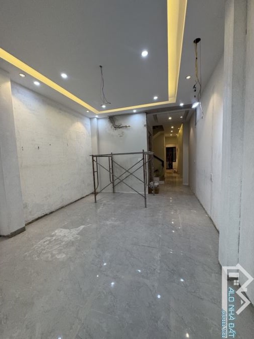 BÁN NHÀ PHÔ HOÀNG CẦU,74m2 x 5 TẦNG,THANG MÁY,ÔT TRÁNH VỈA HÈ,KD VĂN PHÒNG. - 4