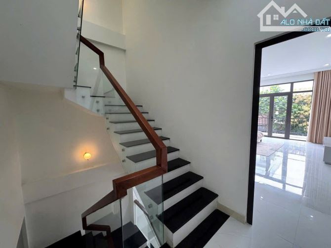 NHÀ 4 TẦNG HIỆN ĐẠI GẦN BIỂN NGUYỄN TẤT THÀNH - 4