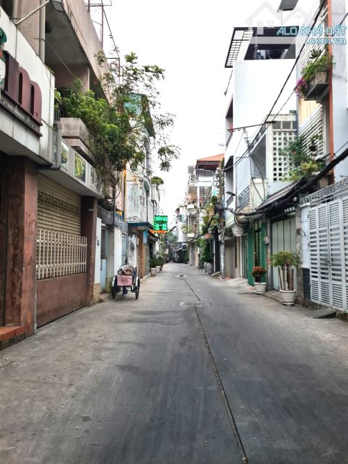 Bán nhà lô góc Nguyễn Tri Phương Q.10, full nội thất xịn sò, 3 PN, nhích 5 tỷ - 4