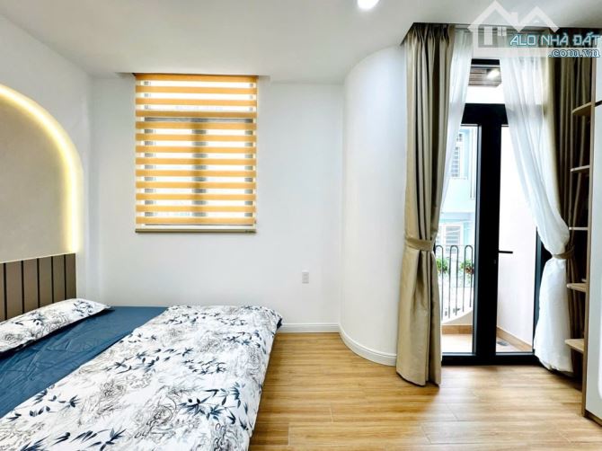 Bán nhà căn góc Nguyễn Trọng Tuyển PN, 4T, full NT đẹp lung linh, MT khủng, chỉ 5.x tỷ - 4