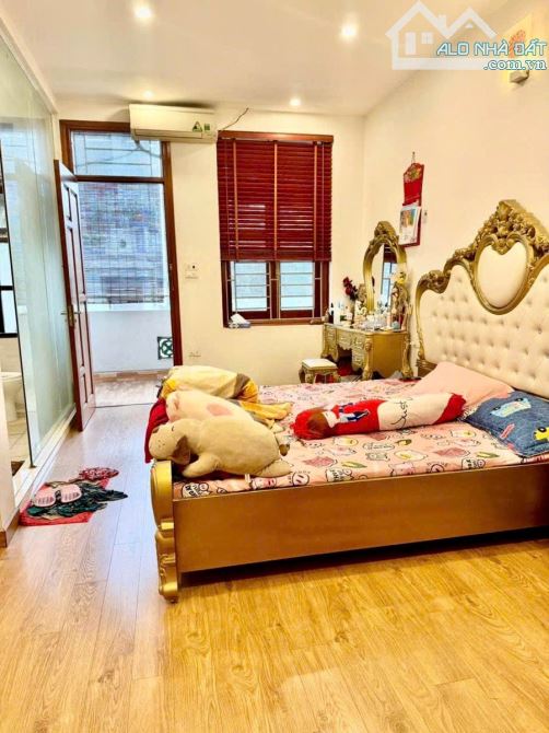 Dân xây Hoàng Ngân, vỉa hè, kinh doanh, phân lô ô tô tránh, gara, DT 500tr/năm 54m*5T - 4