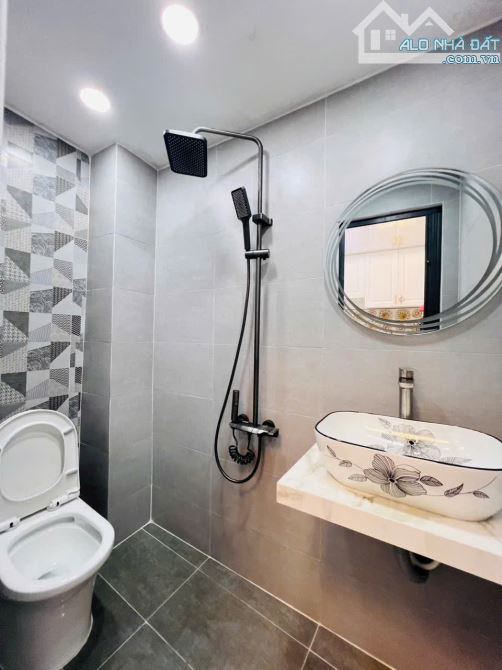 Bán nhà mặt tiền hẻm Huỳnh Tấn Phát, NB, Dt 4x8m, 1 lầu. Giá 1,98 tỷ - 4