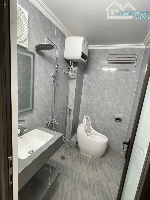 52m2* 3 tầng* sân cổng riêng- 8.1 tỷ- ngõ 132 Khương Trung- 100m ra mặt phố Vũ Tông Phan - 4