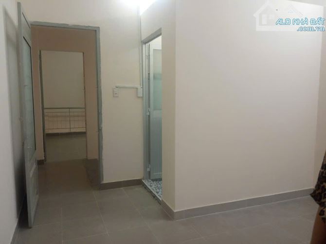 Cho thuê nhà nguyên căn gần chợ Đo Đạc, CC Bộ Công An, 4 phòng ngủ - 4