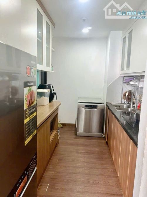 Bán căn hộ CCCC Xuân Phương 2 ngủ, bếp rộng, tầng cao, lô góc, sổ lâu dài, 65m2 nhỉnh 4 tỷ - 4