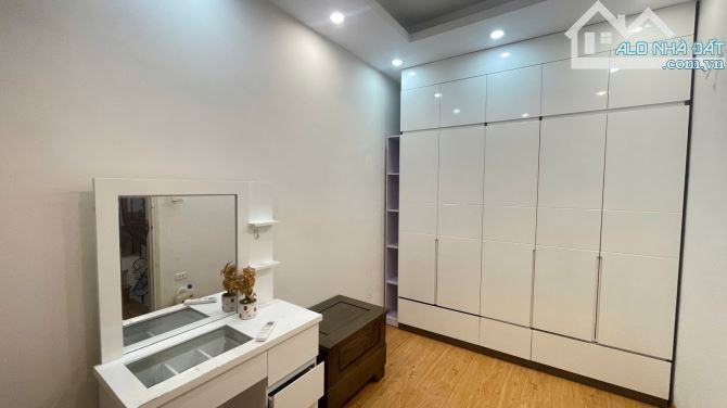 NHÀ MỚI ĐẸP PHỐ HÀNG THAN,25M2 TRƯỚC NHÀ SÂN RỘNG RÃI, 10M Ô TÔ 4 TẦNG, 5.5 TỶ. - 4